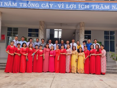 Họp mặt Kỷ niệm 40 năm ngày nhà giáo Việt Nam ( 20/11/1982 - 20/11/2022) Năm học 2022 - 2023