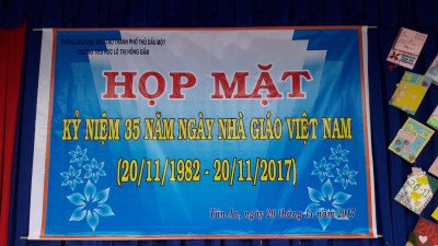 Họp mặt Ngày nhà giáo Việt Nam 20-11 năm học 2017 - 2018