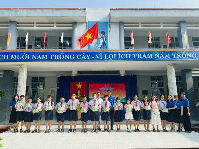 Liên đội Tiểu học Lê Thị Hồng Gấm tổ chức ngày hội công nhận hoàn thành chuyên hiệu rèn luyện đội viên năm học  2023 - 2024