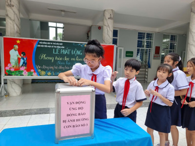 Lễ phát động đọc và làm theo báo đội - Vận động ủng hộ đồng bào bị ảnh hưởng bão số 3